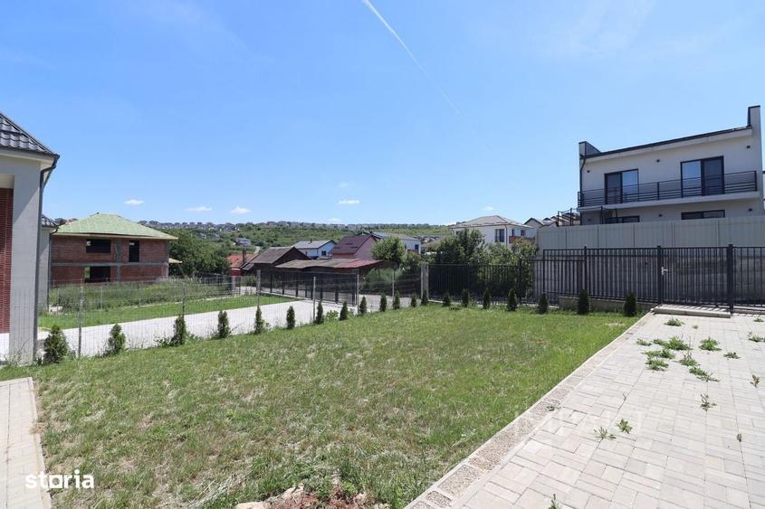Casă cu 4 camere în Dezmir