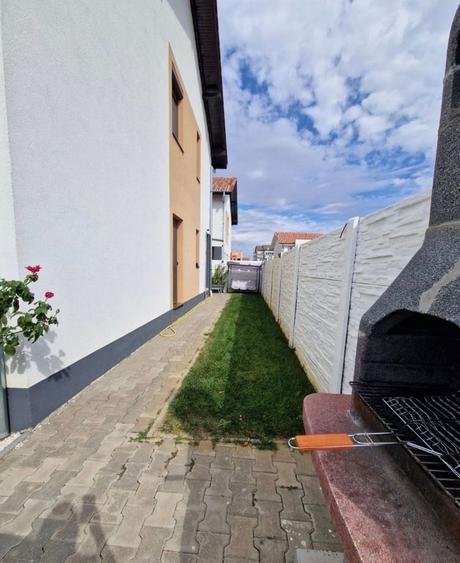 Duplex cu 3 camere cu Canalizare în Giroc