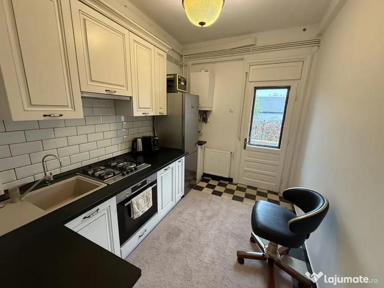Apartament cu 6 camere decomandat în Ultracentral