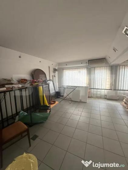 Casă cu 6 camere cu Teren 250 Mp în Bereasca