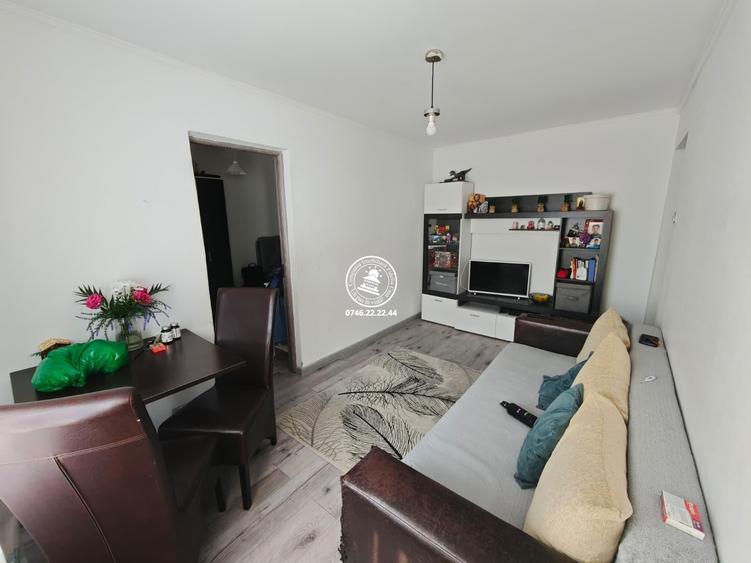 Apartament cu 3 camere decomandat, mobilat în Tătărași