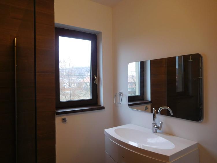 Duplex cu 4 camere cu Canalizare în Borhanci