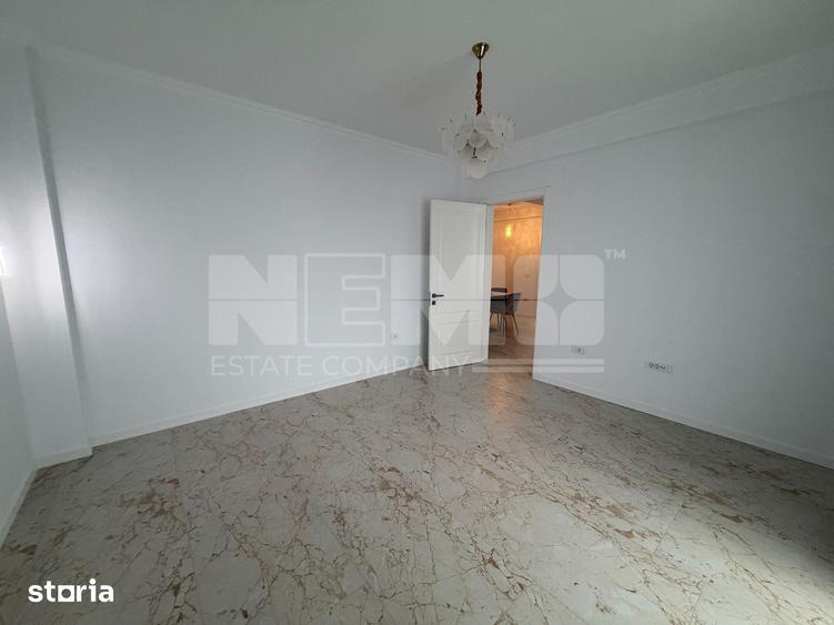 Apartament cu 3 camere semidecomandat în Central