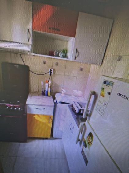 Apartament cu 2 camere semidecomandat, mobilat în Tomis Nord