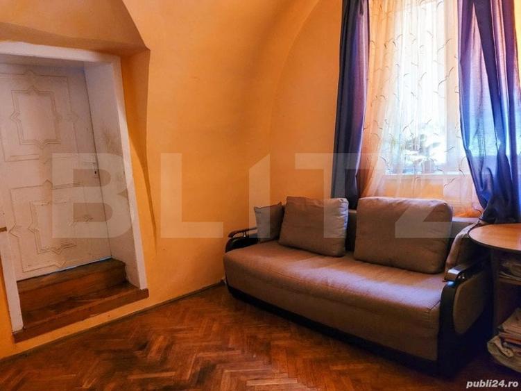 Casă individuală cu 5 camere cu Canalizare în Centrul Istoric