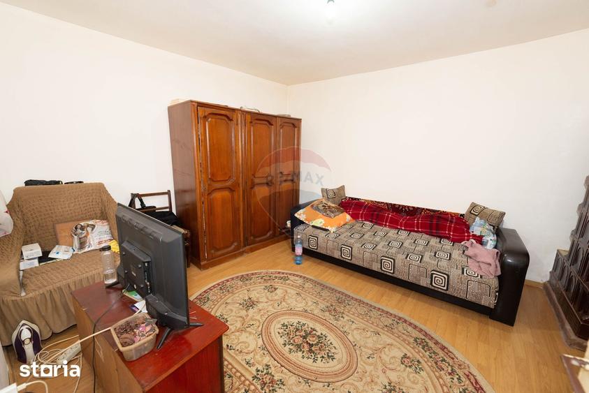 Casă cu 2 camere cu Teren 266 Mp în Giulești