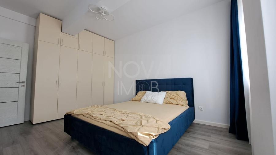 Apartament cu 3 camere semidecomandat, mobilat în Mihai Viteazul