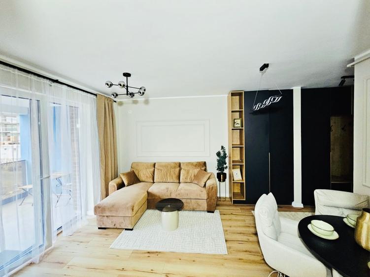 Apartament cu 3 camere semidecomandat în Florești