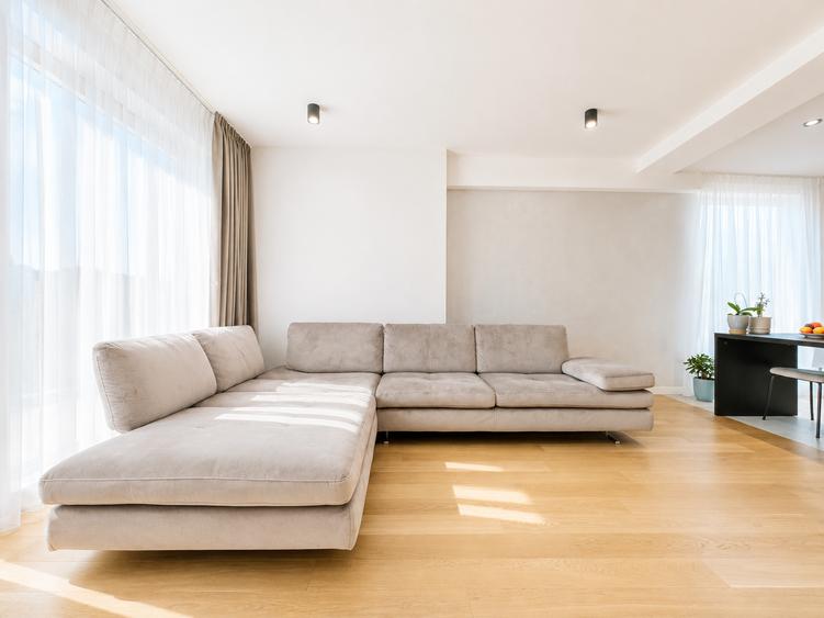 Apartament cu 3 camere semidecomandat în Herăstrău