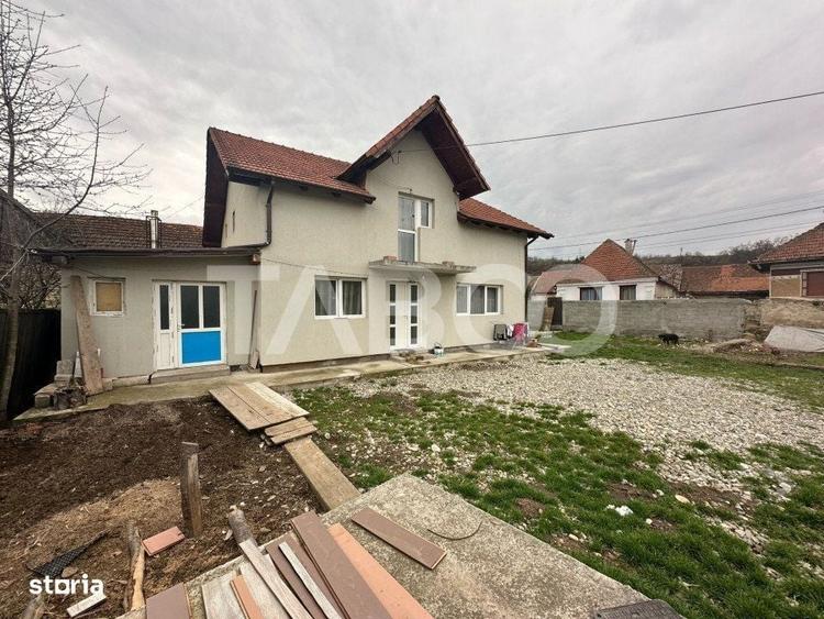 Casă cu 4 camere cu Teren 1040 Mp în Perșani