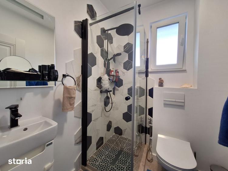 Apartament cu 3 camere semidecomandat în Florești