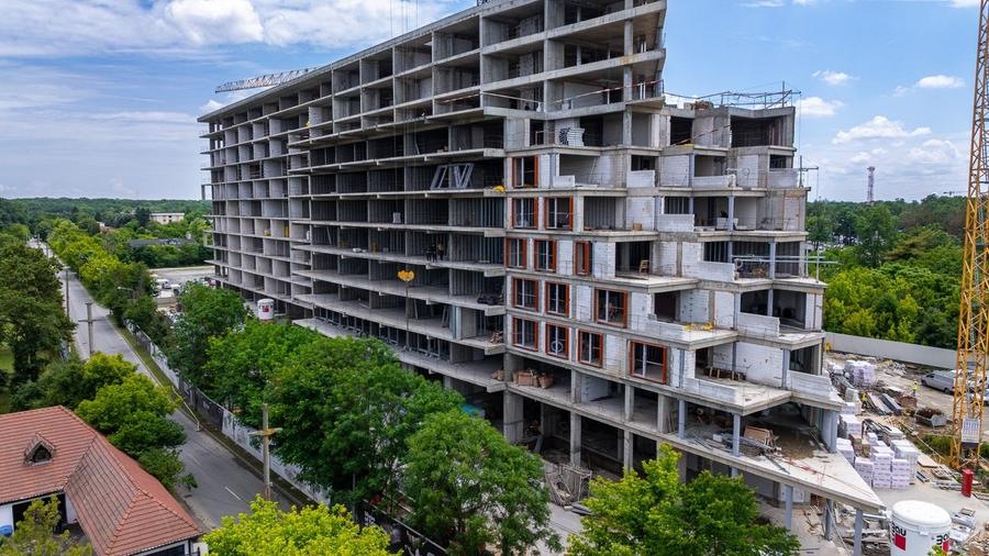Apartament cu 4 camere decomandat în Băneasa
