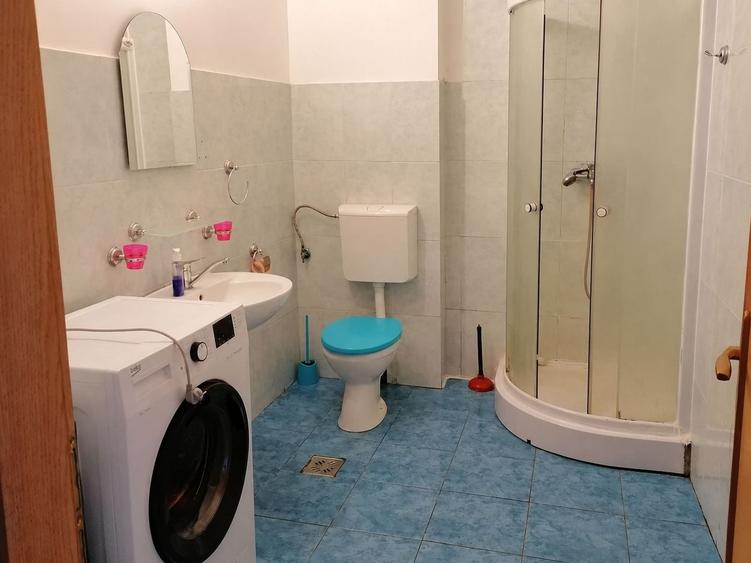 Garsonieră decomandată, mobilată în Iris