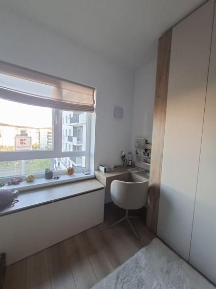 Apartament cu 3 camere semidecomandat în Exterior Vest