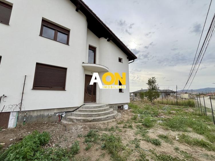 Duplex cu 4 camere cu Canalizare în Partoș