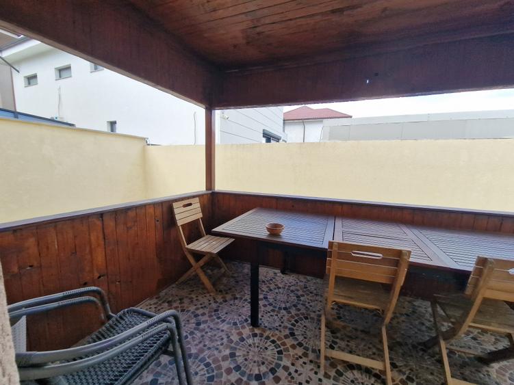 Casă individuală cu 5 camere cu Canalizare în Central
