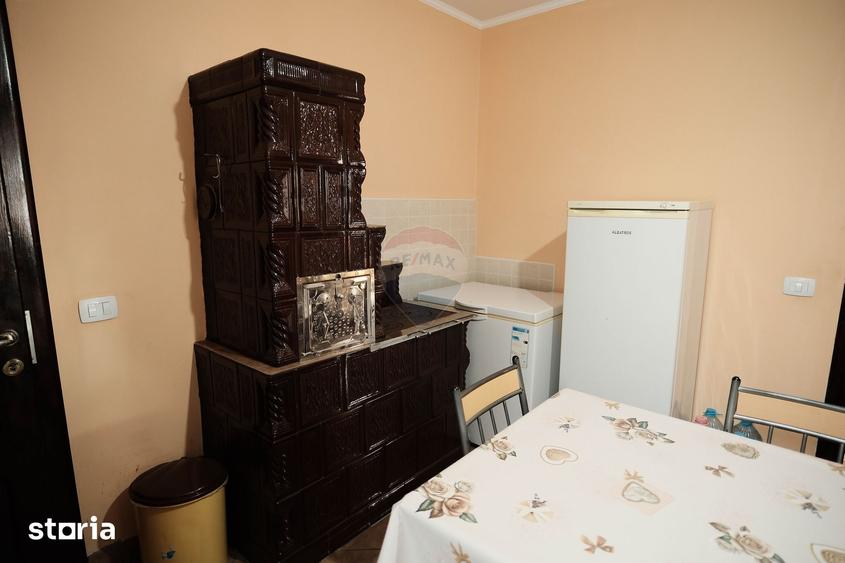 Casă cu 4 camere cu Teren 400 Mp în Central