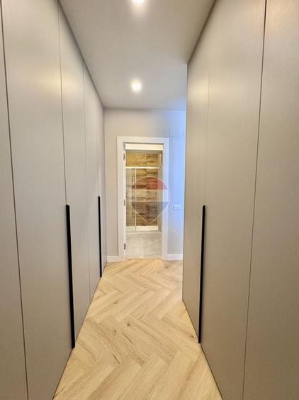 Apartament cu 4 camere decomandat, mobilat în Pipera