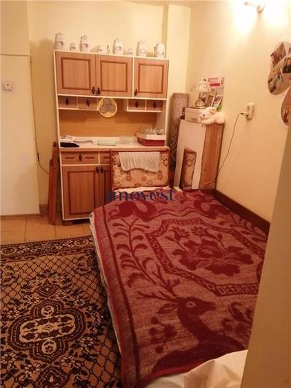 Apartament cu 3 camere semidecomandat în Aurel Vlaicu