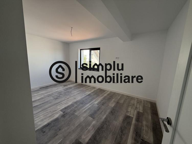 Casă individuală cu 4 camere cu Teren 246 Mp în Exterior Est