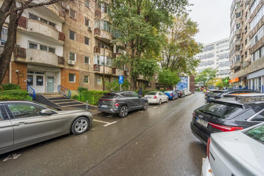 Garsonieră decomandată, mobilată în Tineretului