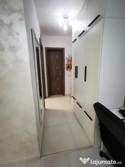 Apartament cu 2 camere semidecomandat în Fundeni