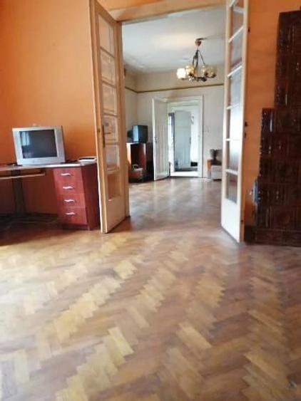 Casă cu 2 camere cu Teren 506 Mp în Plopi