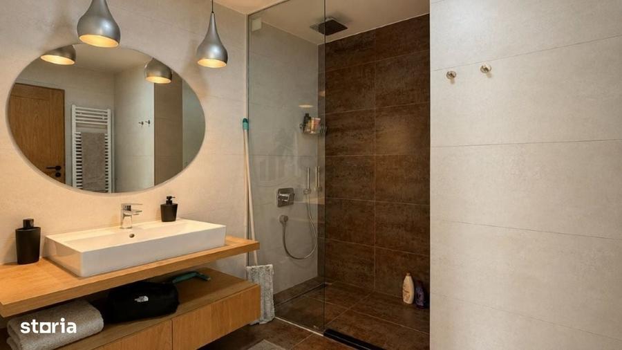Apartament cu 3 camere semidecomandat în Barbu Văcărescu