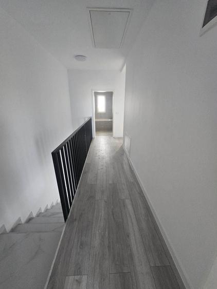 Duplex cu 4 camere cu Canalizare în Moșnița Nouă