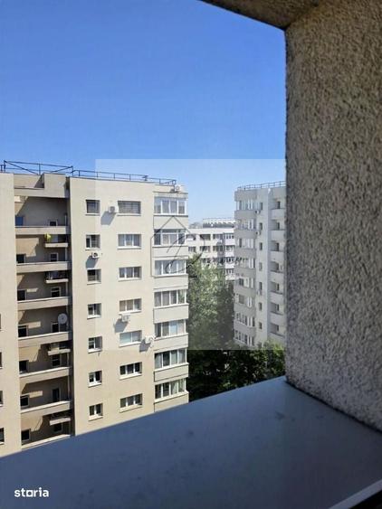 Apartament cu 3 camere semidecomandat în Câmpia Libertății
