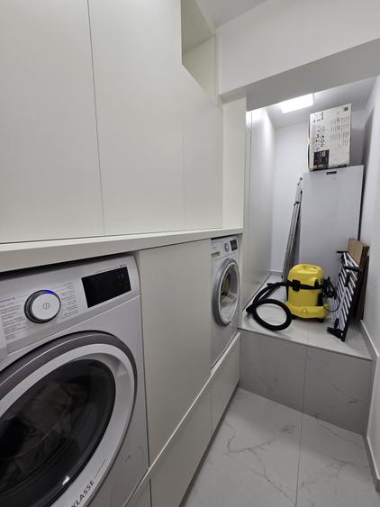 Penthouse cu 4 camere decomandat, mobilat în Centru Civic