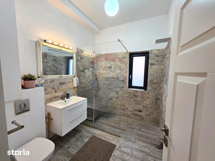 Casă cu 7 camere cu Teren 3200 Mp în Merei