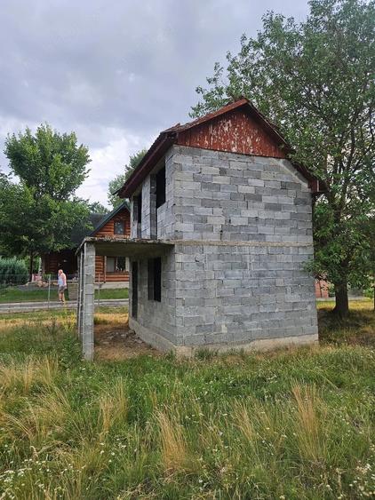Casă cu Teren 150 Mp în Periam