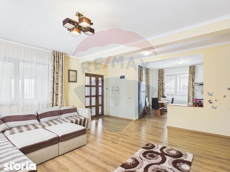 Apartament cu 3 camere, mobilat în Ulmi