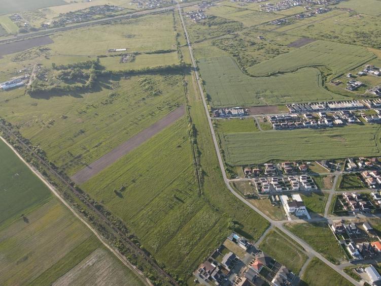 Teren Construcții intravilan de 10000 mp, în Moșnița Nouă