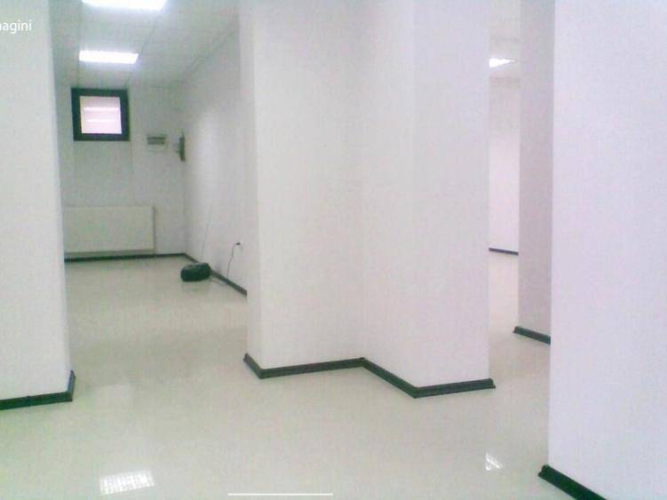 Apartament cu 4 camere semidecomandat în Cotroceni