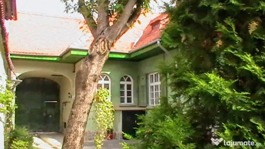 Casă cu 7 camere în Cristian