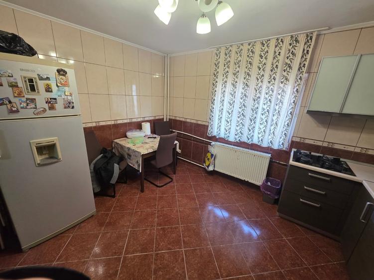Apartament cu 2 camere decomandat în Vitan Mall