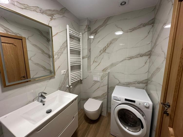 Apartament cu 2 camere decomandat, mobilat în Ultracentral