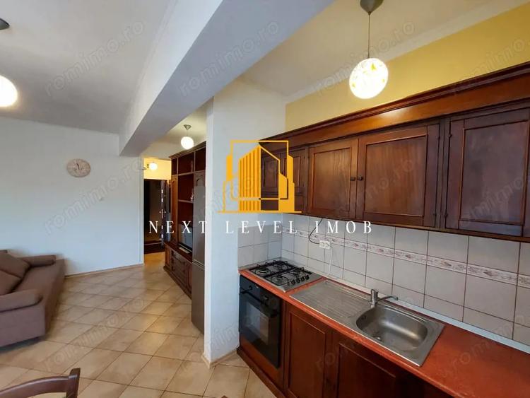 Apartament cu 3 camere decomandat, mobilat în Prundu