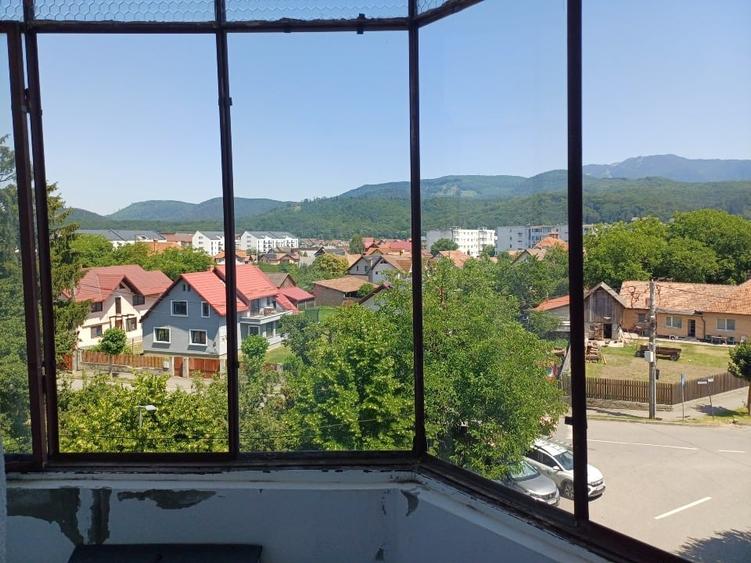 Apartament cu 2 camere decomandat, mobilat în Florilor
