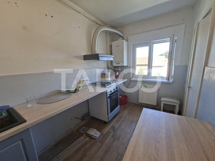 Apartament cu 2 camere decomandat, mobilat în Ștrand