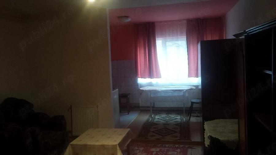 Garsonieră decomandată în Central