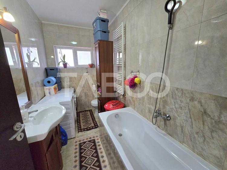 Apartament cu 4 camere decomandat, mobilat în Calea Dumbrăvii