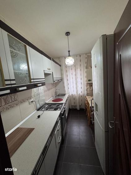 Apartament cu 3 camere în Baza 3