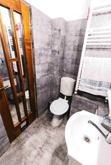 Apartament cu 4 camere decomandat în Central