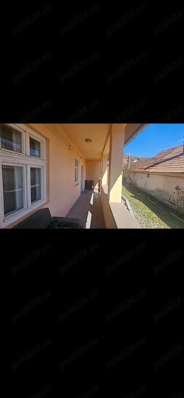 Casă cu 3 camere cu Teren 2084 Mp în Central
