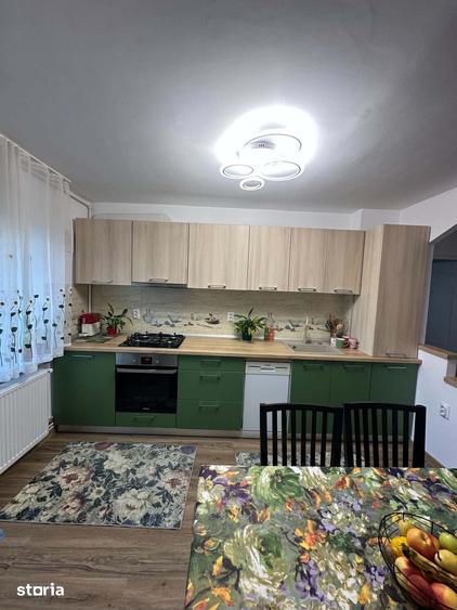 Apartament cu 3 camere decomandat în Micro 17