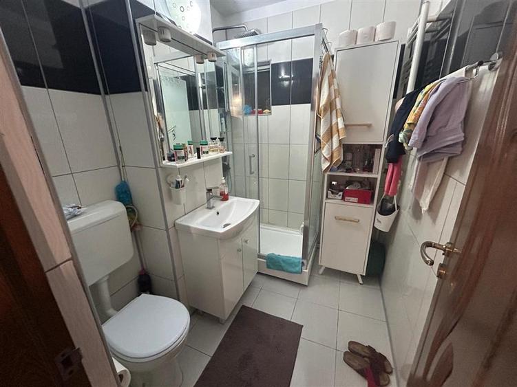 Apartament cu 3 camere decomandat în Brăilei