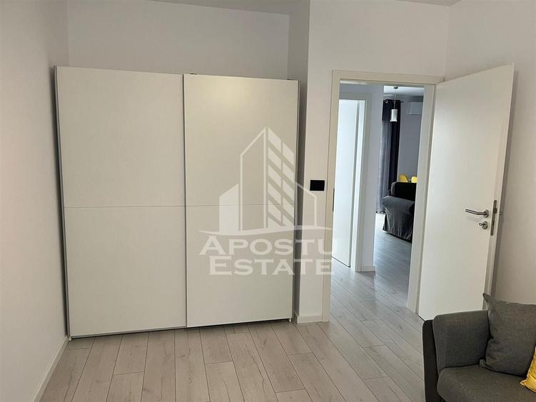 Apartament cu 3 camere semidecomandat, mobilat în Ghiroda